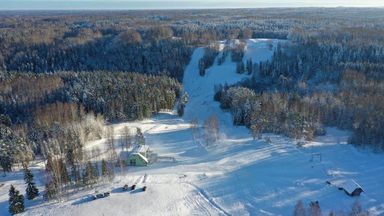 Kuetioru Puhkekeskus Hotel Koloreino ภายนอก รูปภาพ